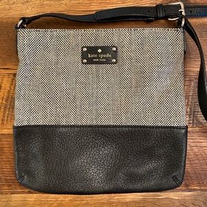 Kate Spade Cora crossbody bag in black pebble leather and tweed.